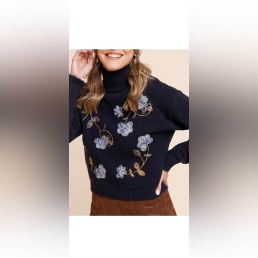 Francesca's Black Fluffy Floral
Embroidered Sweater by Ayla Sz Large